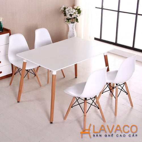Với LAVACO, bạn có thể tìm thấy bộ bàn ăn hoặc bàn cafe đẹp mắt và sang trọng tại TPHCM. Bộ bàn ăn 4 ghế của họ rất phù hợp với các căn hộ nhỏ hoặc nhà hàng cỡ vừa. Với thiết kế hiện đại và chất liệu chắc chắn, bộ bàn này không chỉ đẹp mà còn rất tiện ích cho bạn.
