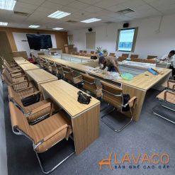 Ghe-chan-quy-boc-da-phong-hop