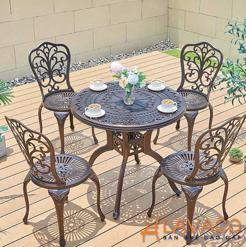 Mẫu bàn ghế nhôm đúc ngoài trời đẹp, bền và sang trọng