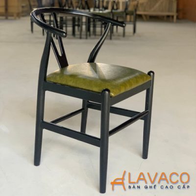 Ghe-cafe-go-mat-nem-Wishbone-chair