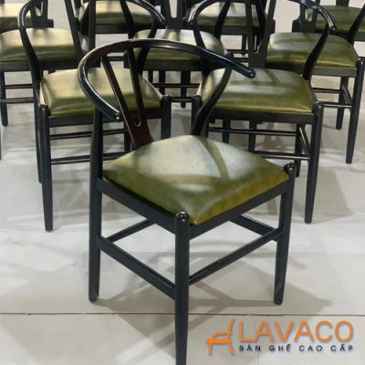 Ghe-cafe-go-mat-nem-Wishbone-chair