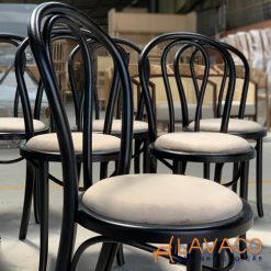 Ghe-cafe-go-Thonet-18-co-nem