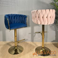 Ghe-quay-bar-nem-nhung-chan-ma-vang