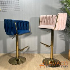 Ghe-quay-bar-nem-nhung-chan-ma-vang