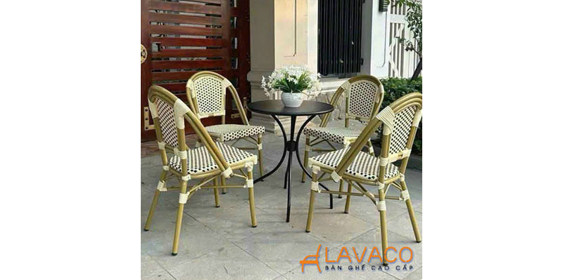 mau-ban-ghe-ca-phe-san-vuon-1