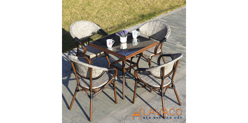 mau-ban-ghe-ca-phe-san-vuon-2