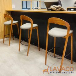 Ghe-quay-bar-Neva-co-nem-hien-dai