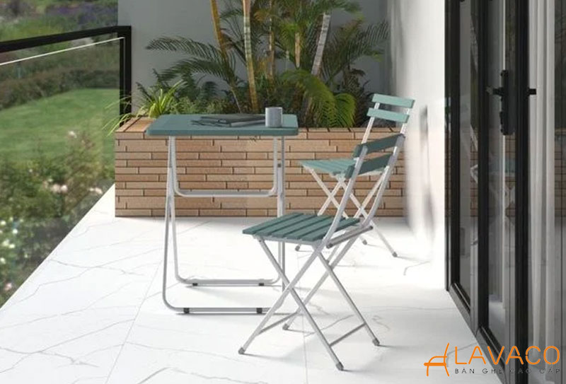 ban-ghe-ban-cong-chung-cu-5