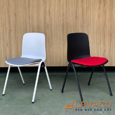 Ghe-nhua-lot-nem-ngoi-chan-sat