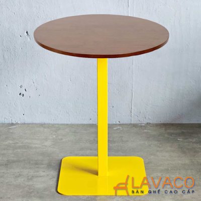 Ban-cafe-mat-go-chan-thep-de-vuong