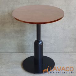 Ban-cafe-tron-mat-go-chan-thep