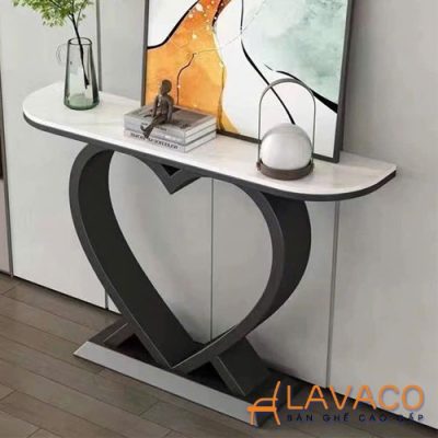 Ban-trang-tri-nha-hang-sang-trong