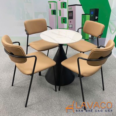 Bo-ban-tiep-khach-showroom-hien-dai