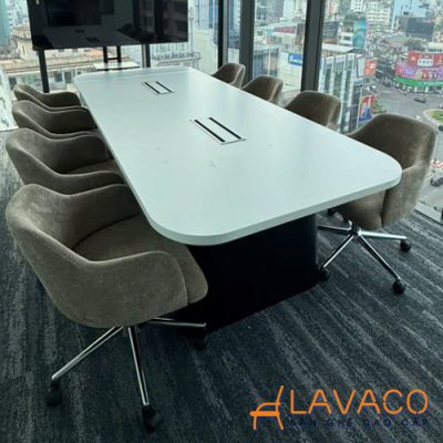 Ghe-phong-hop-boc-nem-chan-xoay