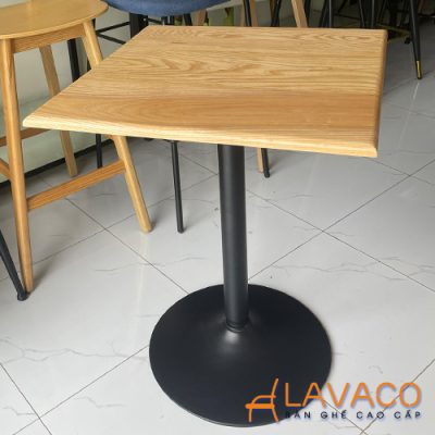 Ban-cafe-chan-mam-tru-sat-son-tinh-dien