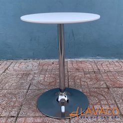 Ban-tron-cafe-chan-mam-xi-ma