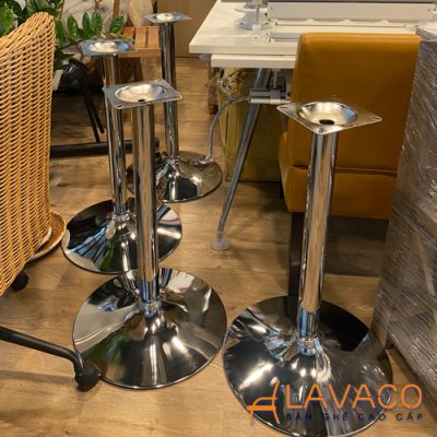 Ban-tron-cafe-chan-mam-xi-ma