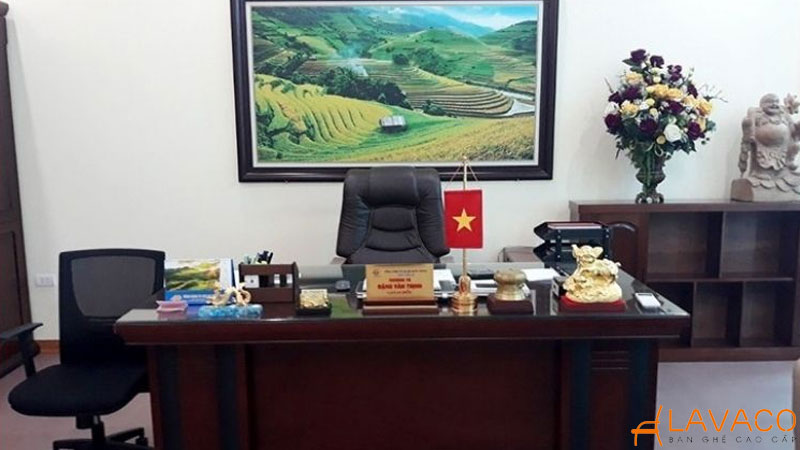 Cách trang trí và sắp xếp bàn làm việc theo phong thủy