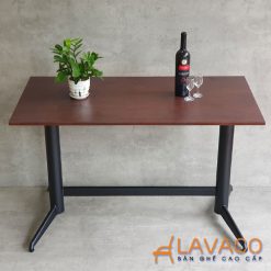 Ban-cafe-hinh-chu-nhat-mat-go-chan-sat