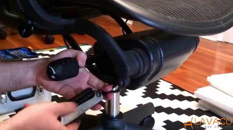 Hướng dẫn sửa ghế xoay văn phòng chi tiết tất tần tật từ A - Z