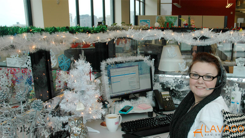 Gợi ý cách trang trí noel bàn làm việc đơn giản và đẹp