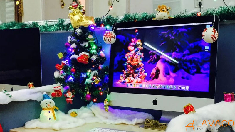 Gợi ý cách trang trí noel bàn làm việc đơn giản và đẹp