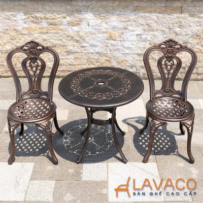 Bàn ghế ban công bằng nhôm hoặc inox