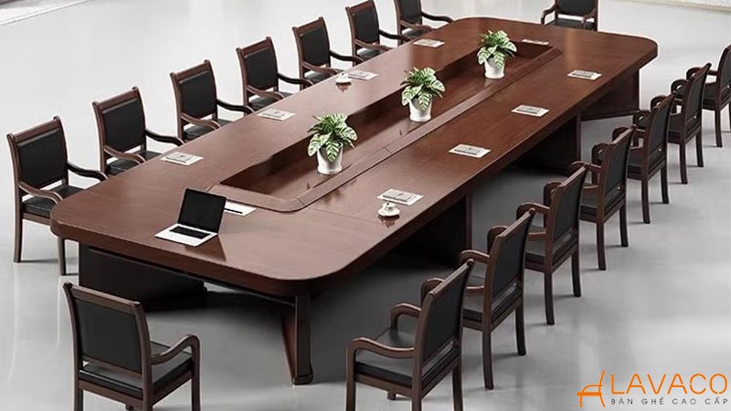 Tổng hợp 15 mẫu bàn ghế gỗ phòng họp đẹp, bền và sang trọng