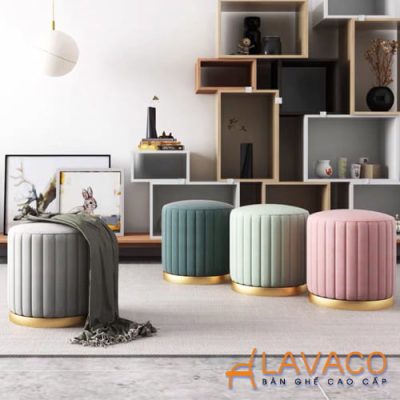 Cách phối ghế đôn cùng kệ trang trí