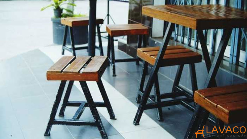 6 lưu ý khi chọn mua bàn ghế gỗ cà phê thanh lý