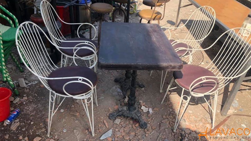 Những lưu ý khi chọn mua bàn ghế sắt cafe thanh lý cũ