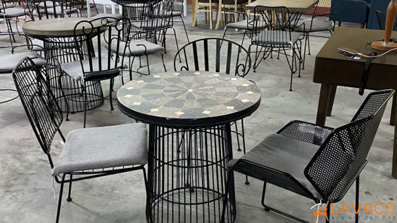 Những lưu ý khi chọn mua bàn ghế sắt cafe thanh lý cũ