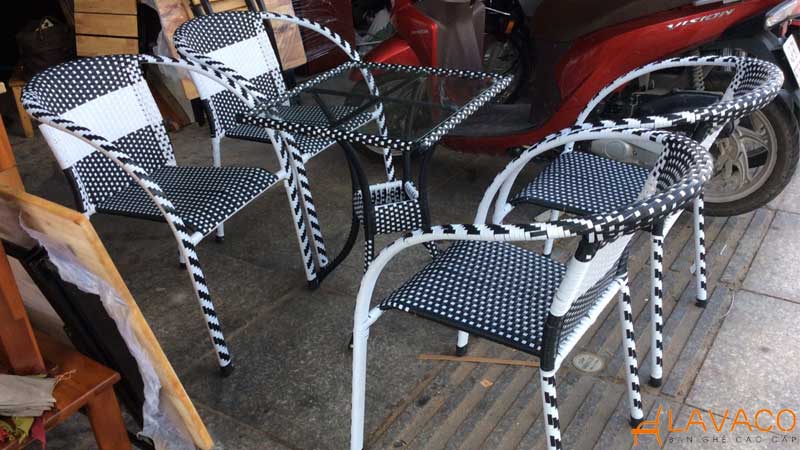 TOP 15 mẫu bàn ghế cafe nhựa giả mây đẹp nhất hiện nay