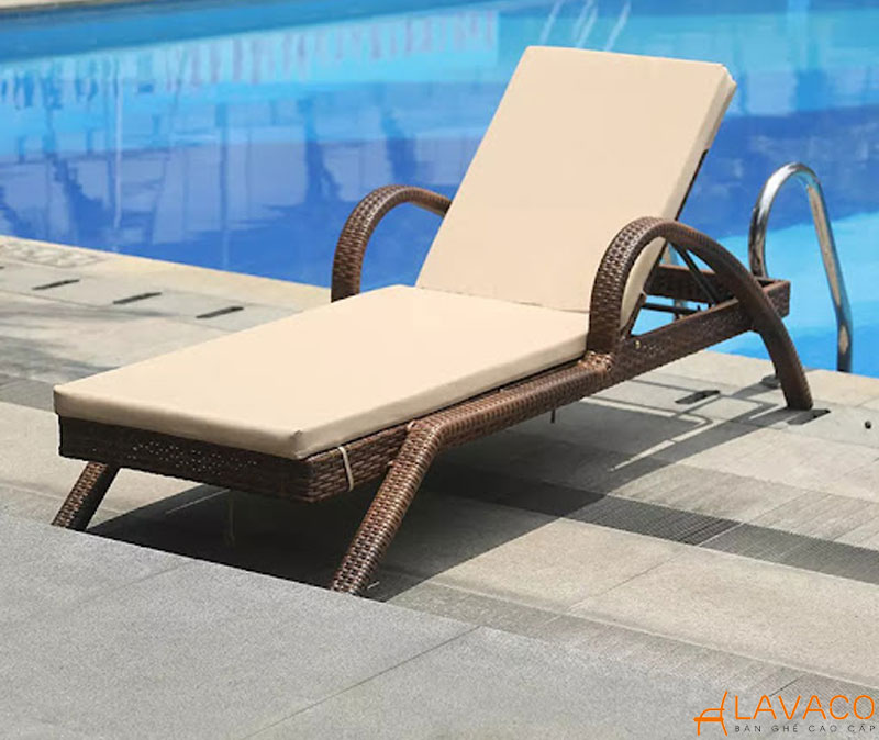 15 mẫu ghế hồ bơi giả mây đẹp, thoải mái và chất lượng