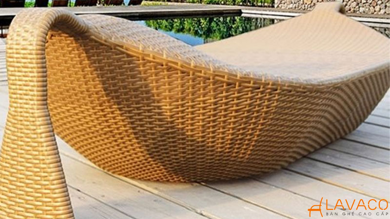 Ghế dài mây nhựa bập bênh thư giãn