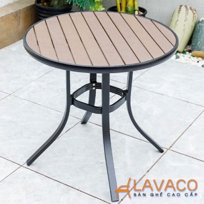 Ban-ngoai-troi-composite-gia-go-nau