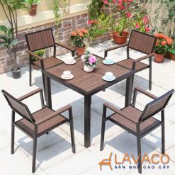 Bo-ban-cafe-san-vuon-biet-thu-4-ghe