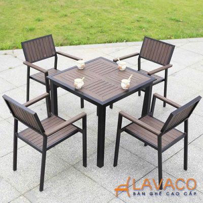 Bo-ban-cafe-san-vuon-biet-thu-4-ghe