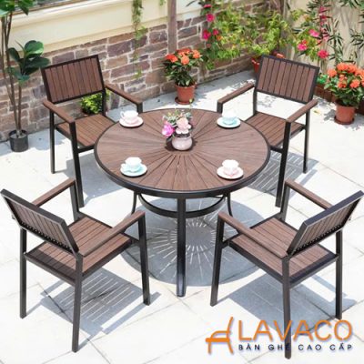 Bo-ban-cafe-san-vuon-biet-thu-cao-cap