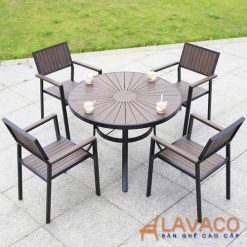 Bo-ban-cafe-san-vuon-biet-thu-cao-cap