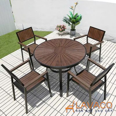 Bo-ban-cafe-san-vuon-biet-thu-cao-cap