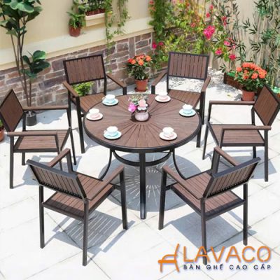 Bo-ban-cafe-san-vuon-khung-nhom-mat-nhua-composite