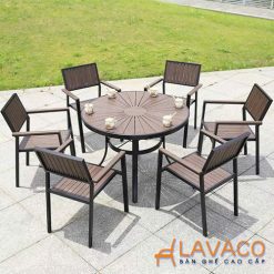 Bo-ban-cafe-san-vuon-khung-nhom-mat-nhua-composite