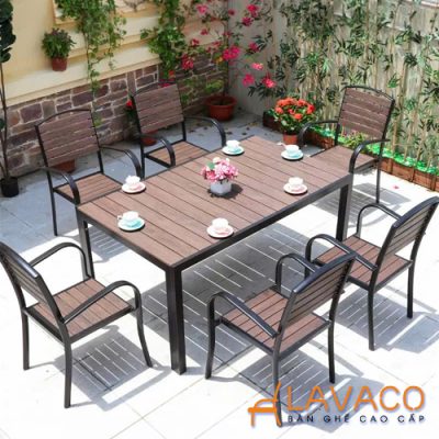 Bo-ban-chu-nhat-san-vuon-hien-dai