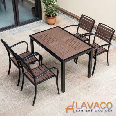 Bo-ban-san-vuon-biet-thu-cao-cap