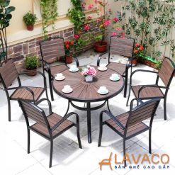 Bo-ban-san-vuon-biet-thu-go-nhua-hien-dai