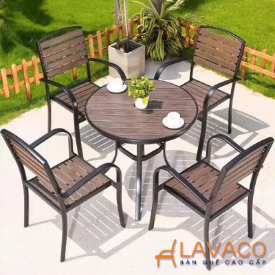 Bo-ban-tron-san-vuon-4-ghe-hien-dai