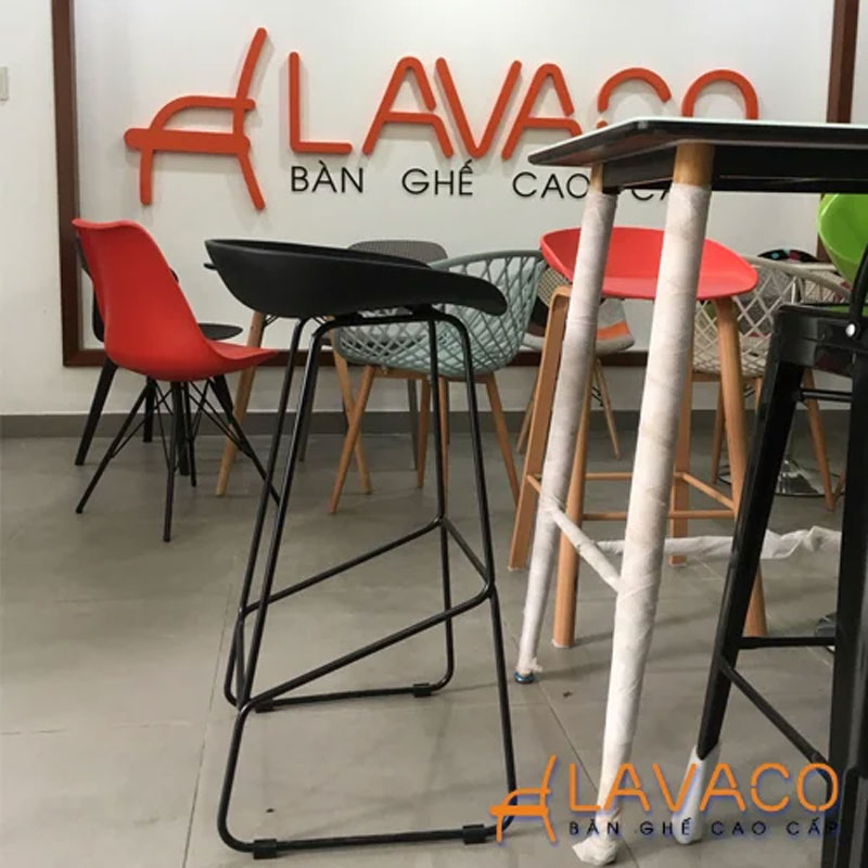 Mua ghế quầy bar ngoài trời cần lưu ý điều gì? 5 mẫu đẹp nhất 2026