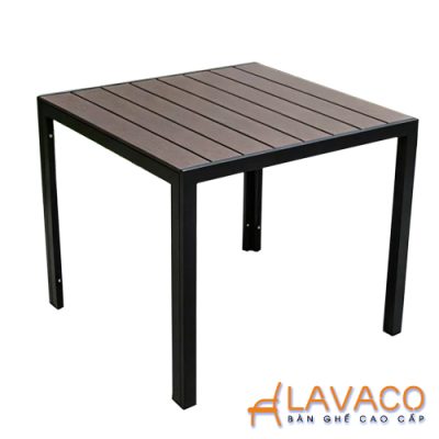 Ban-cafe-ngoai-troi-mat-vuong-go-nhua-polywood