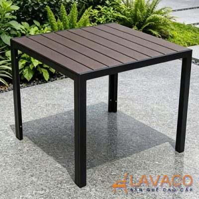 Ban-cafe-ngoai-troi-mat-vuong-go-nhua-polywood